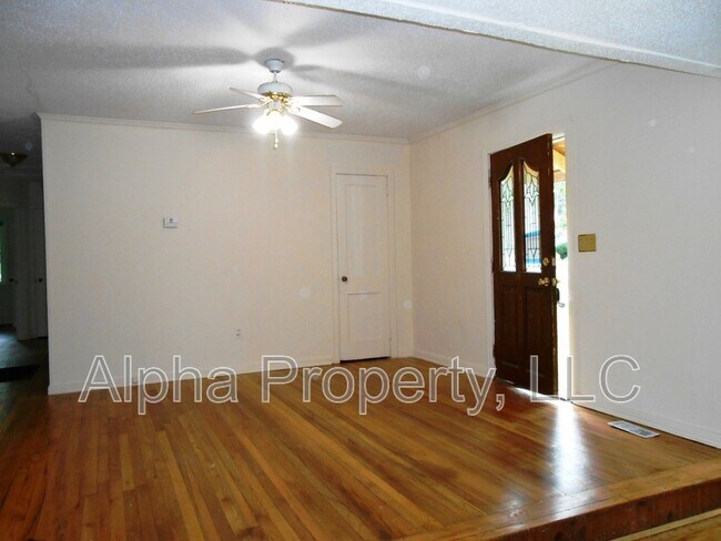 Building Photo - 31 Foxhall Rd