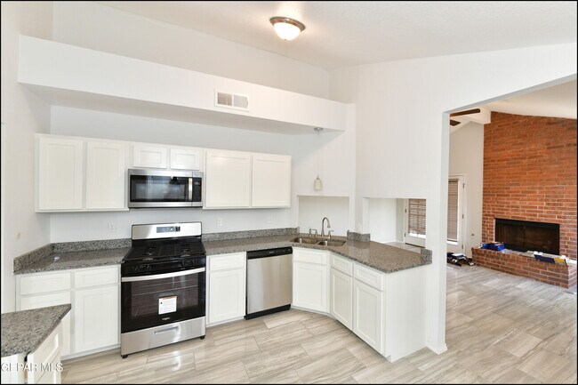 Building Photo - 4526 Monahans Dr