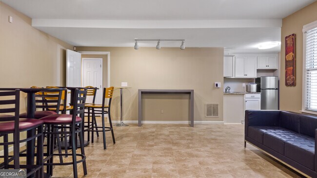 Building Photo - 6209 Benbrooke Dr NW