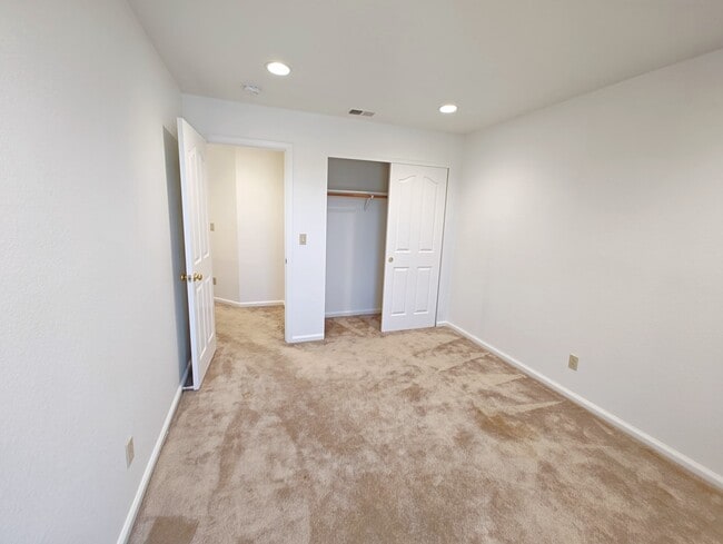 Building Photo - 4378 Conejo Dr