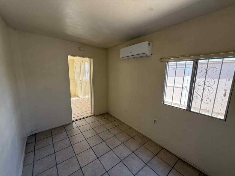 Building Photo - 5709 E 26th St