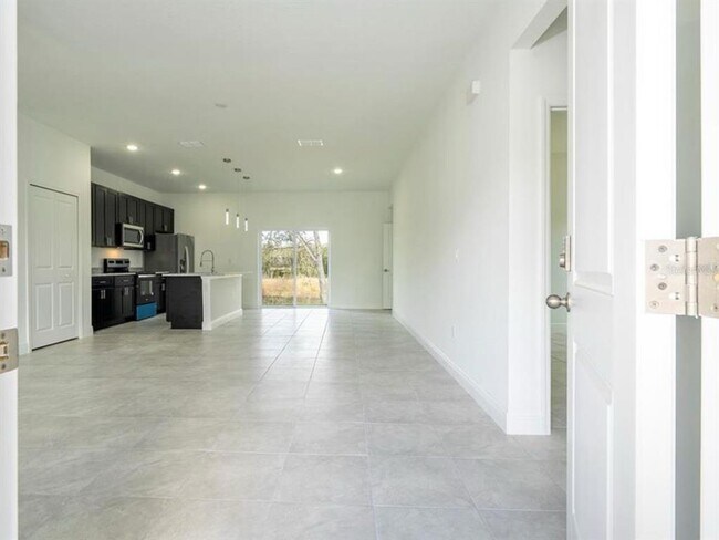 Building Photo - 2901 W Redgate Dr