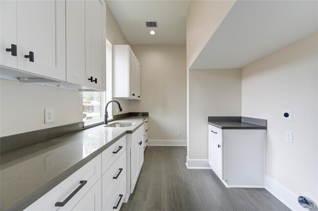 Building Photo - 2118 Nina Lee Ln