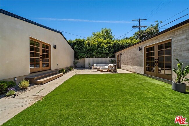 Building Photo - 14537 Hesby St