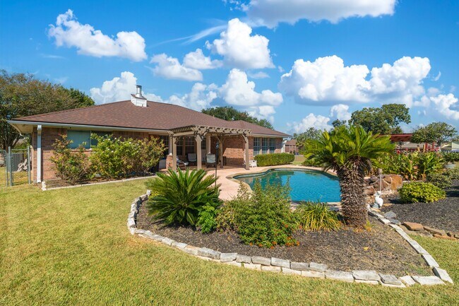 Building Photo - 13417 Bunker Hill Dr