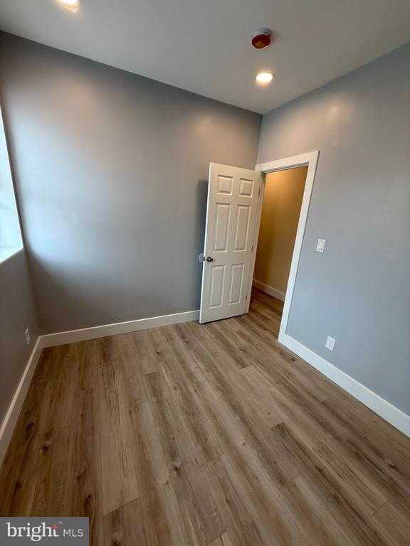 Building Photo - 1930 N Payson St