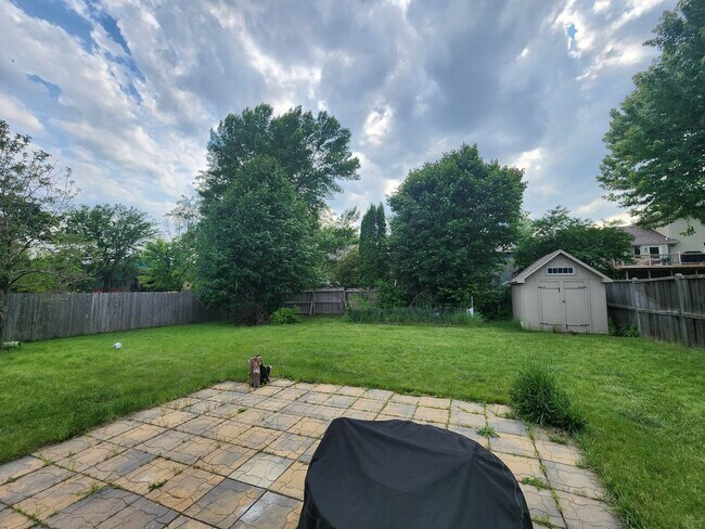 Building Photo - 5bd 3ba Available in Eastern Sioux falls