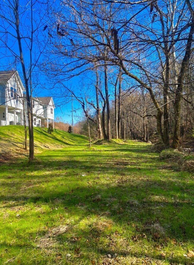 Building Photo - Comfort & Style – Beautiful 2-Bedroom Town...