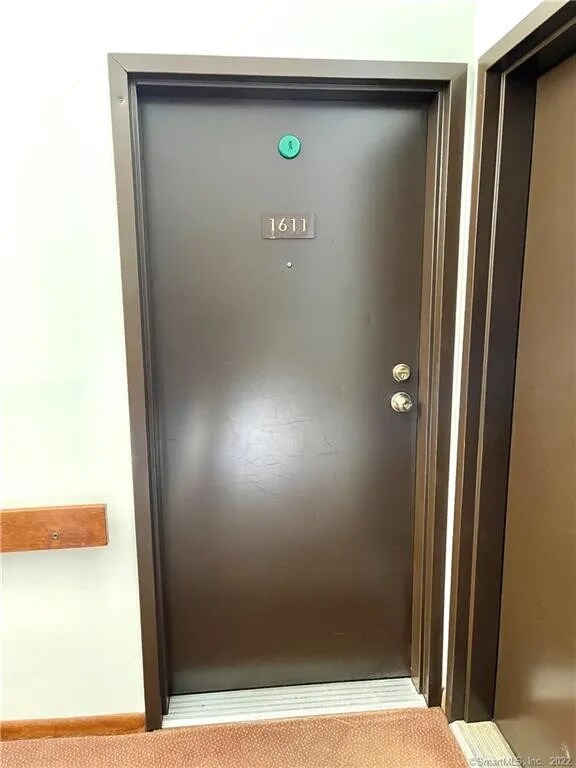 Building Photo - 1611 Twin Circle Dr