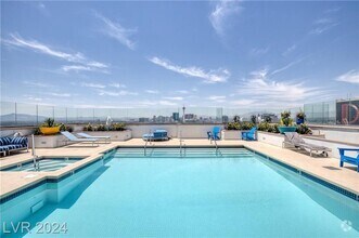 Building Photo - 1-BEDROOM UNIT AT THE OGDEN HIGHRISE!