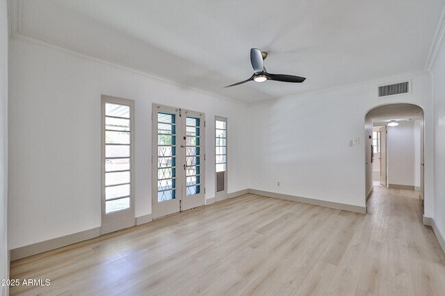 Building Photo - 63 W Windsor Ave