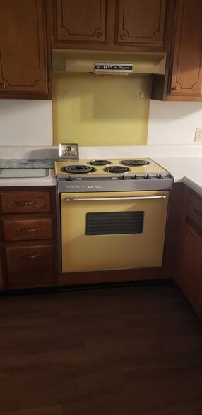 Building Photo - 704 S 3rd St