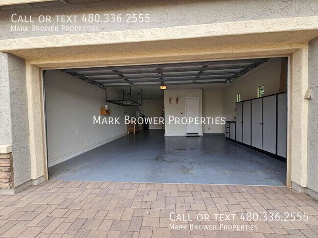 Building Photo - 3345 E Indigo St