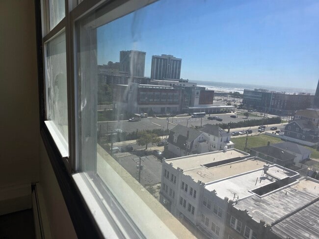 Building Photo - 3817 Ventnor Ave