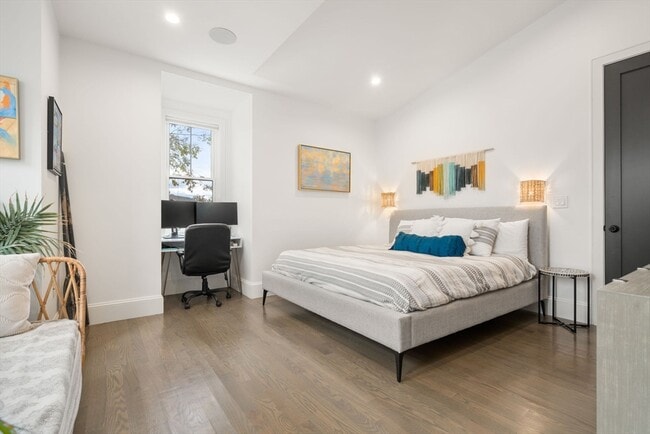 Building Photo - 5 Caspian Way