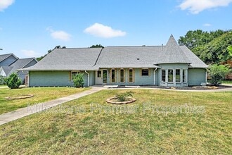 Building Photo - 2602 Turtle Creek Dr