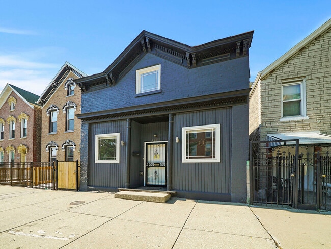 Primary Photo - 1621 W 19th St