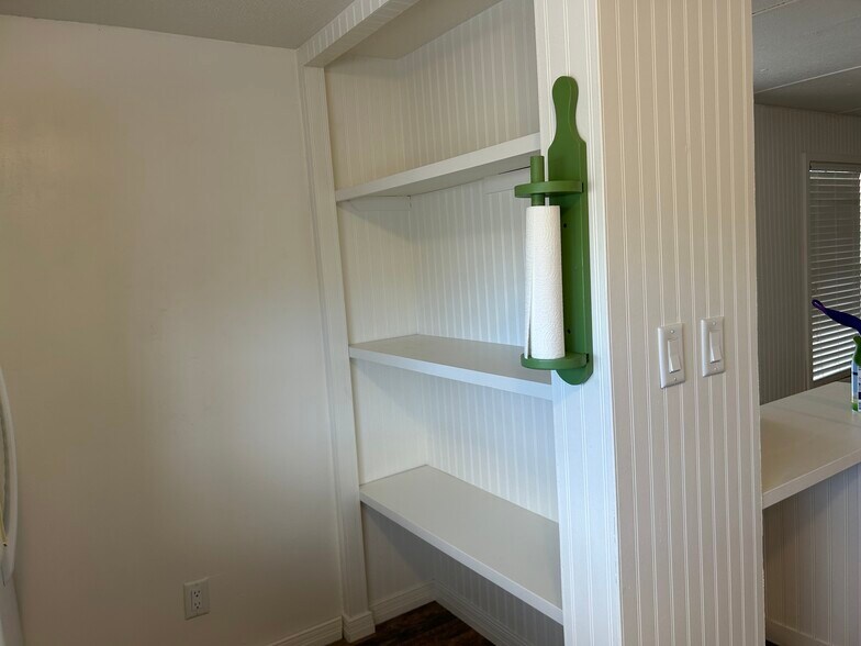 Kitchen Pantry - 604 Havasu Ln