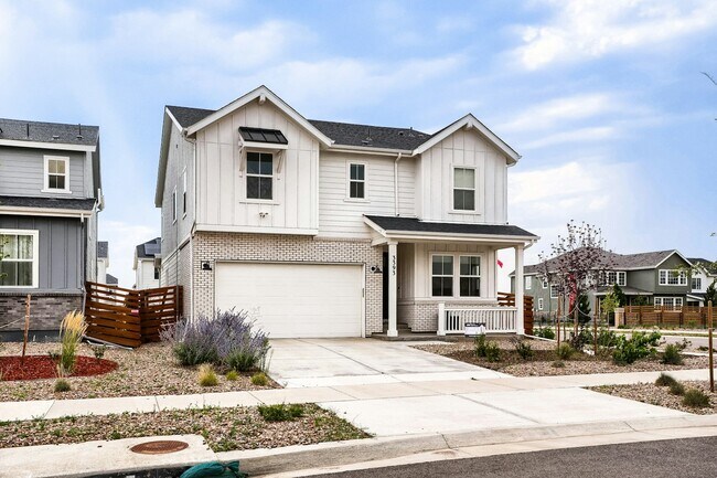 Building Photo - 3393 N Catawba Wy