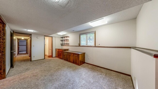 Building Photo - Spacious and Character-filled 5 BR 3 Bath ...