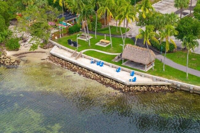 Building Photo - 1 Grove Isle Dr