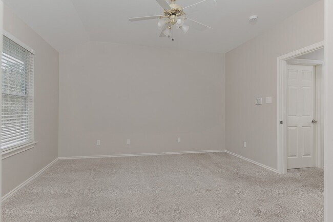 Building Photo - 11 Scenic Brook Ct