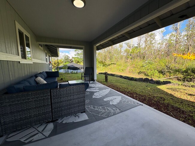 Building Photo - 16-2095 Rainbow Dr