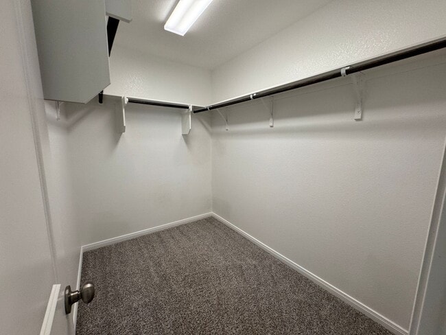 Building Photo - 938 James Parker Cir