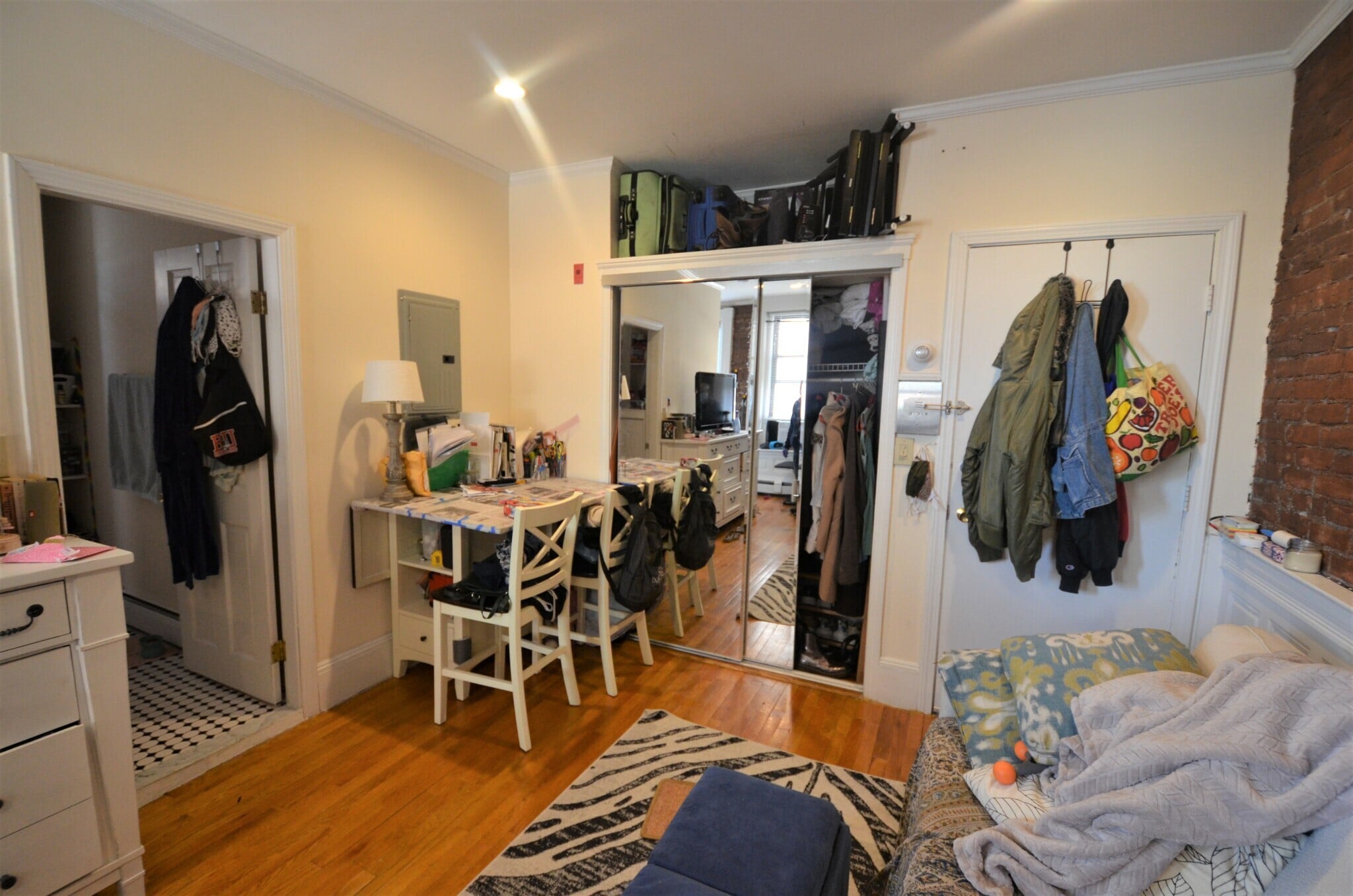 Building Photo - 407 Marlborough St