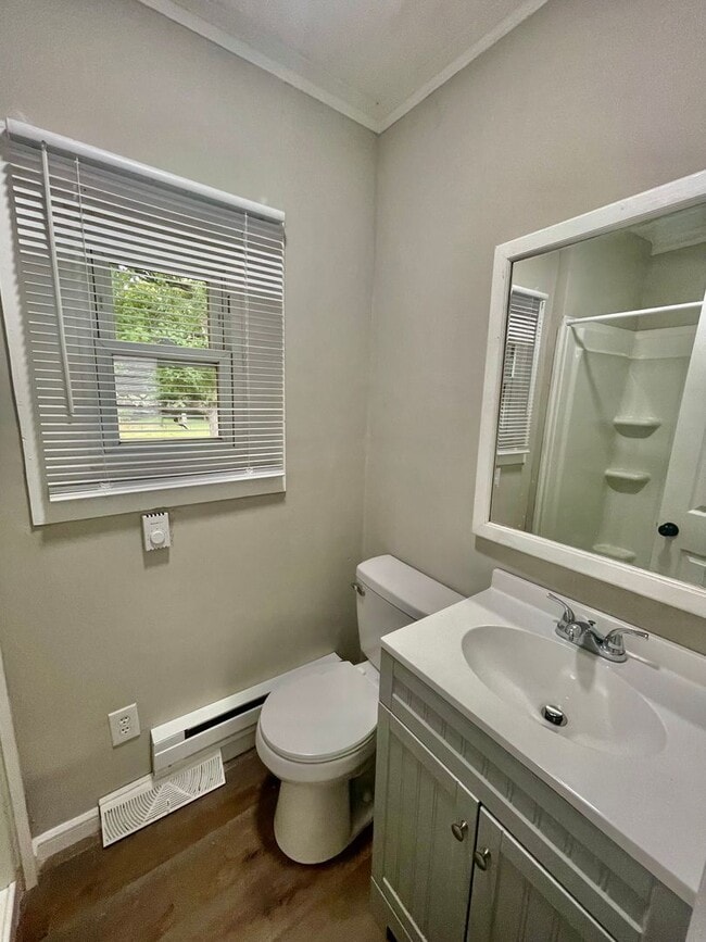 Building Photo - Don't miss out on this  2 bedroom 1 bath home . Located in Lincolnton .