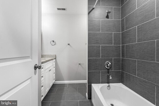 Building Photo - 1330 S Charles St