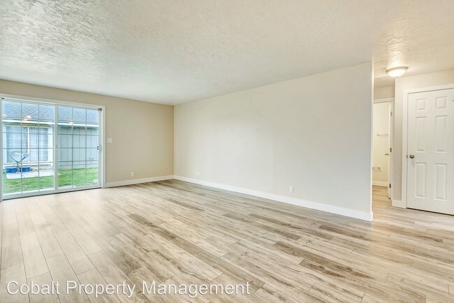 Building Photo - 960 NW Fairmont St