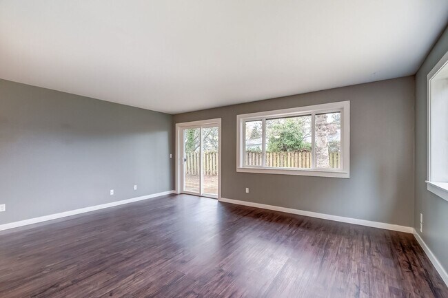 Building Photo - Beautiful, Spacious 4-bedroom home in Ferndale!