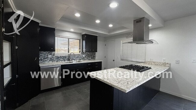 Building Photo - 11889 Jacaranda Ave