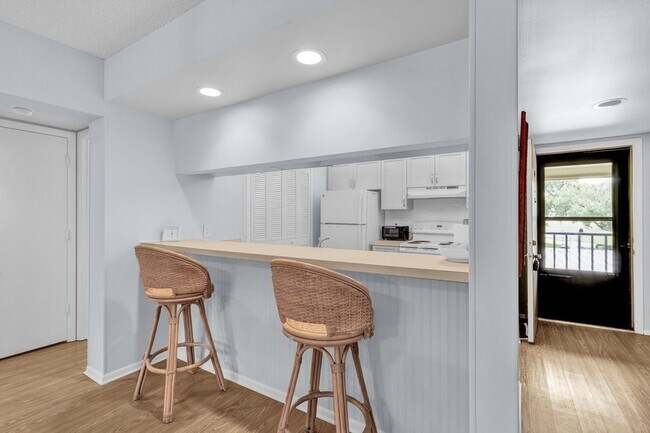 Building Photo - 18 Plantation Dr