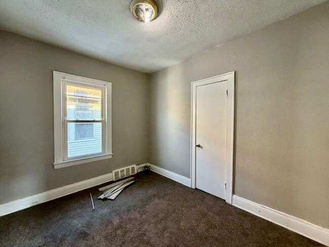 Building Photo - 618-620 E 97th St, Cleveland, OH 44108