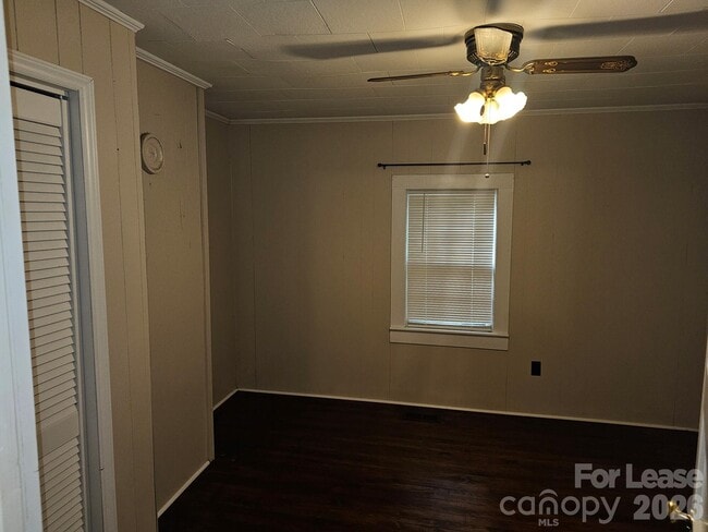 Building Photo - 508 S Laurel St