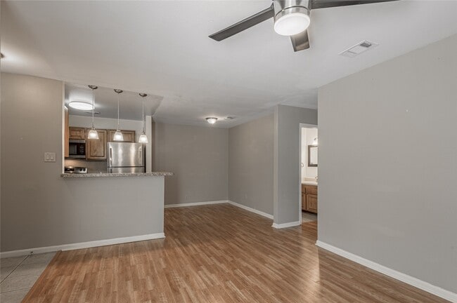 Building Photo - 2404 Sycamore Ave