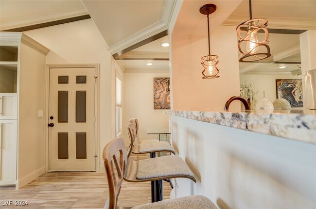 Building Photo - 555 E Silverado Ranch Blvd