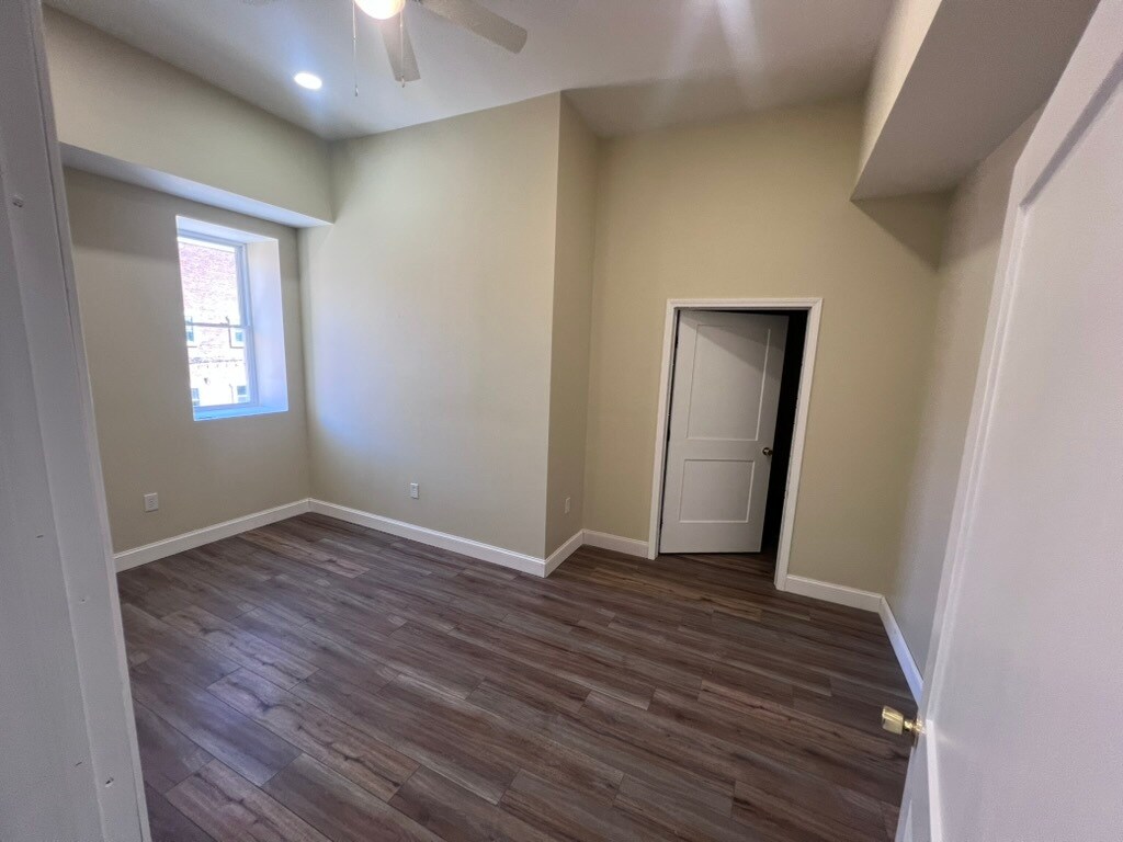 Building Photo - 1314 11th Ave