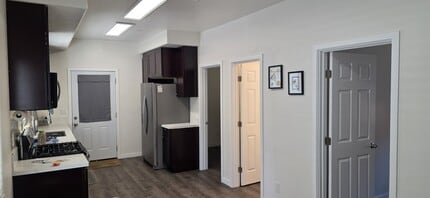 Building Photo - 1251 Viola St