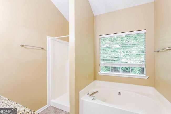 Building Photo - 1050 Trotters Farm Rd