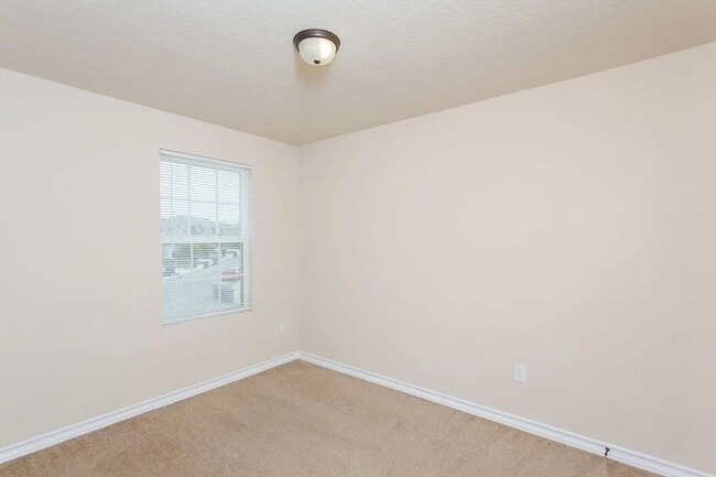 Building Photo - Modern Elegance for Rent in Prime San Antonio Location!