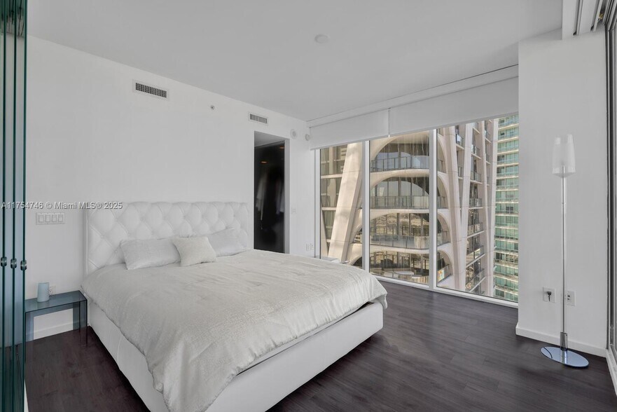 Building Photo - 1040 Biscayne Blvd