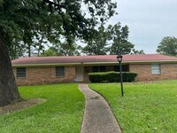 Building Photo - 3/2/2 Fenced Yard LISD Pet Friendly