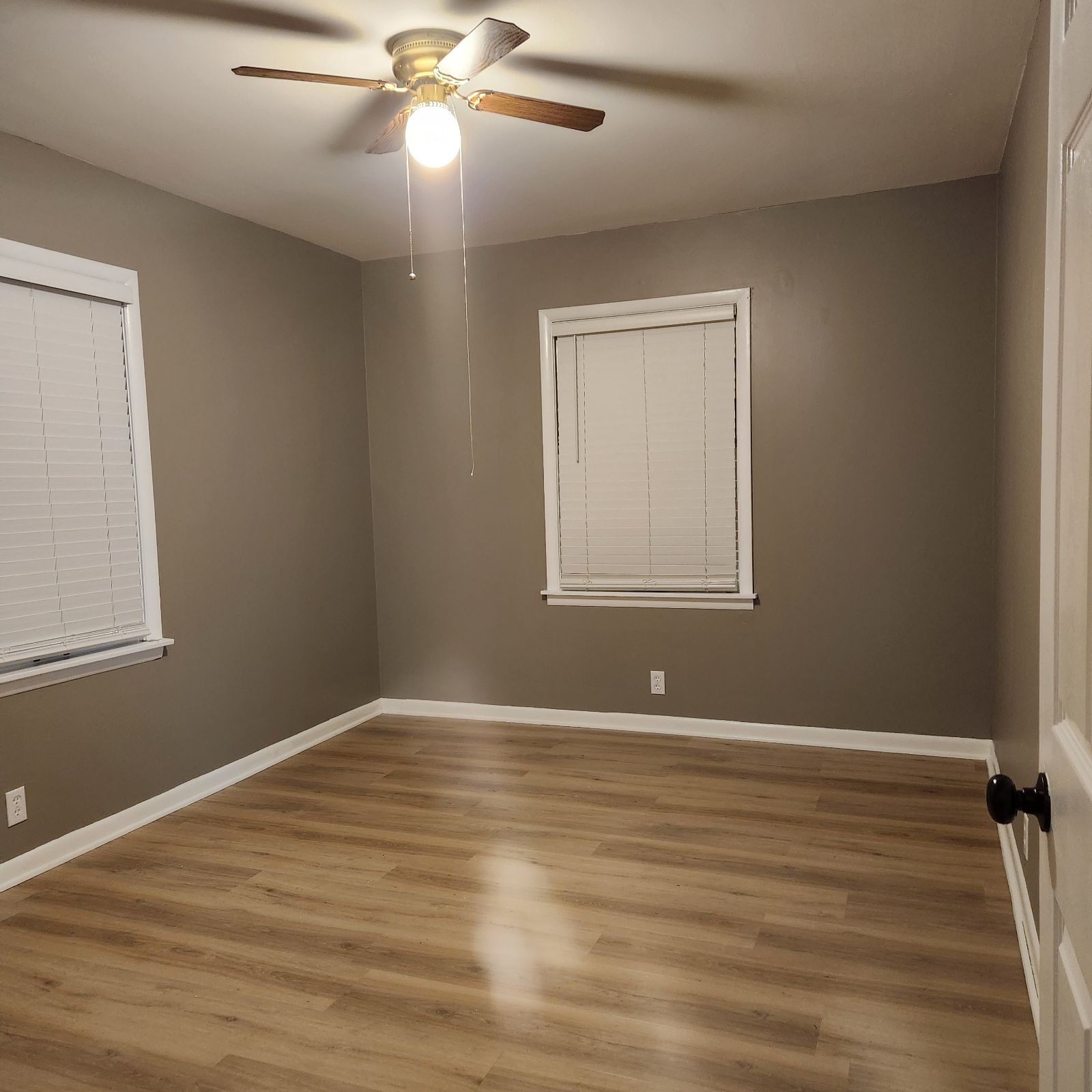 Building Photo - 320 Roney Dr