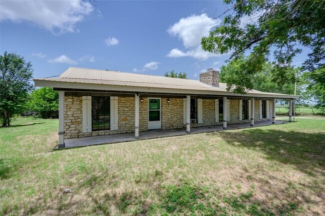 Primary Photo - 18641 Camino Real