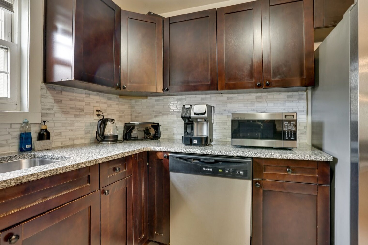 Building Photo - 9 Leonard St