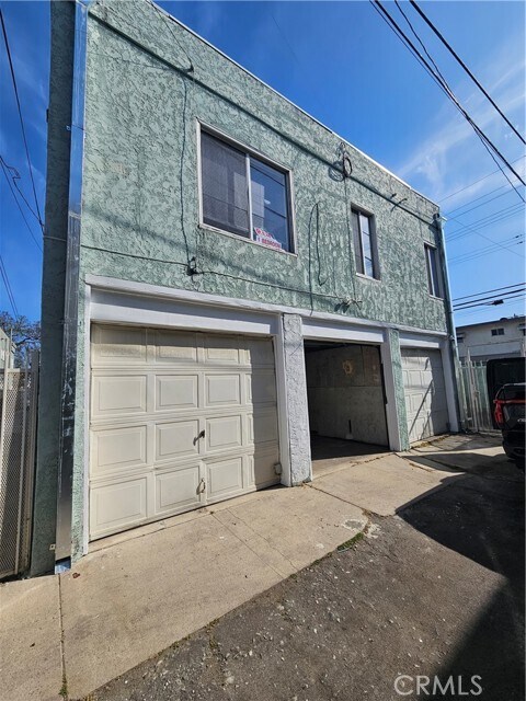 Building Photo - 440 W 8th St