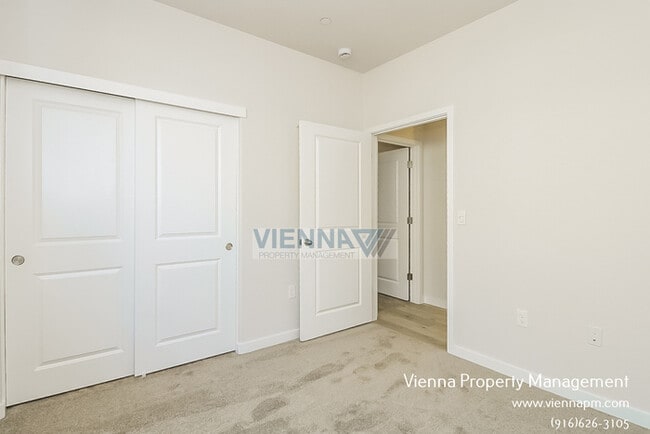 Building Photo - 3935 Prairie Blues St